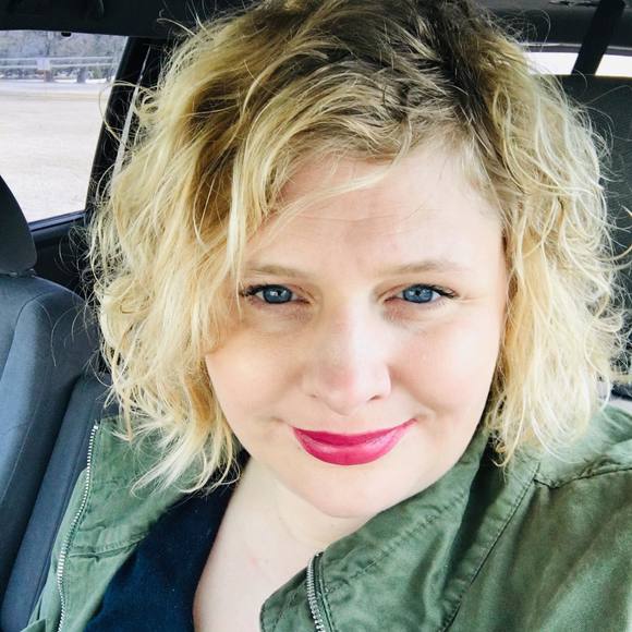 Meet your Posher, Jessica - Picture 1 of 1